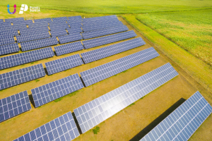 panel surya mengubah energi