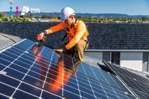 proses pemasangan panel surya