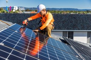 Pemasangan Panel Surya
